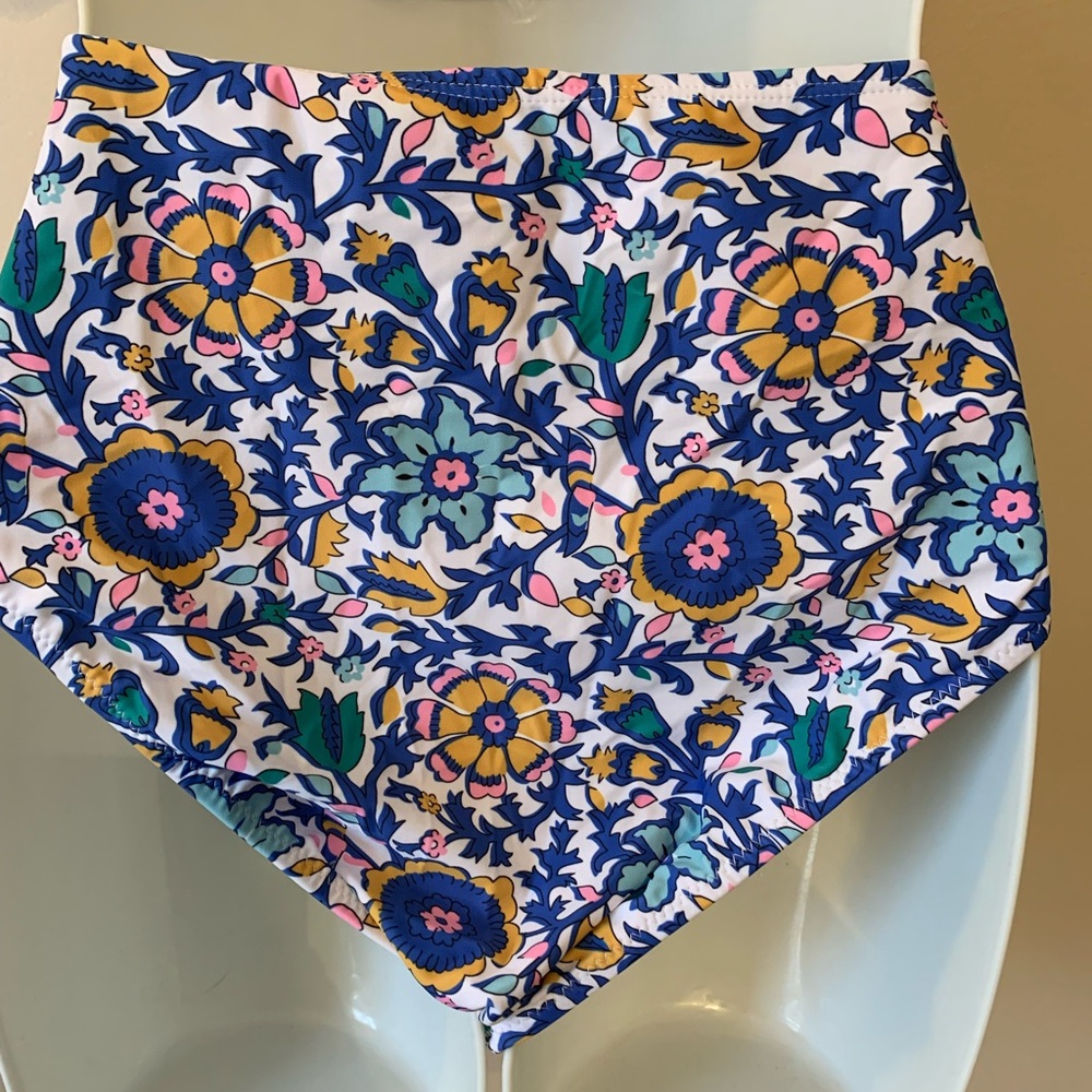 Boho Floral Ruffle Bikini Set - Picture 7 of 10